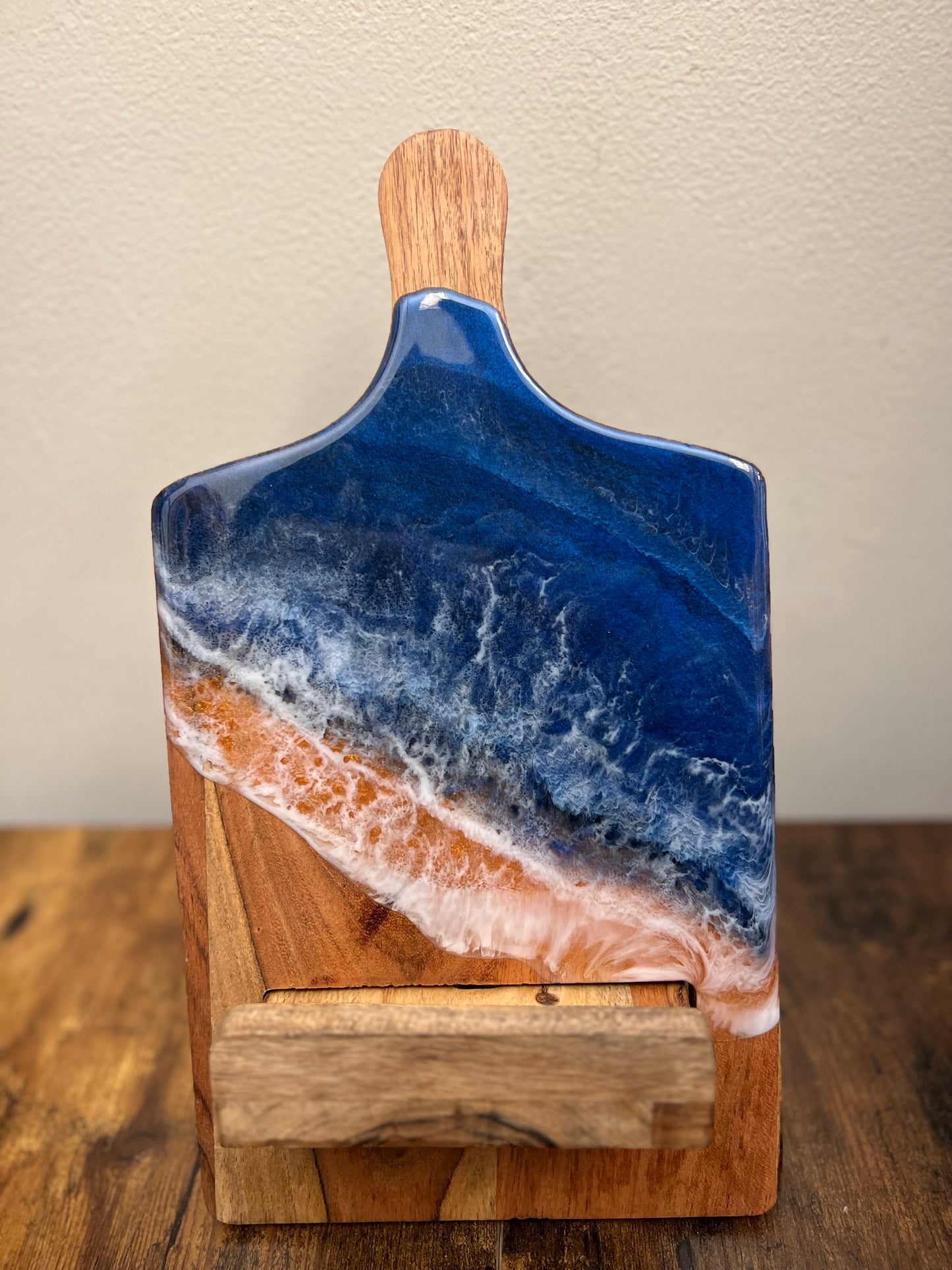 Wakes & Waves Tablet Stand